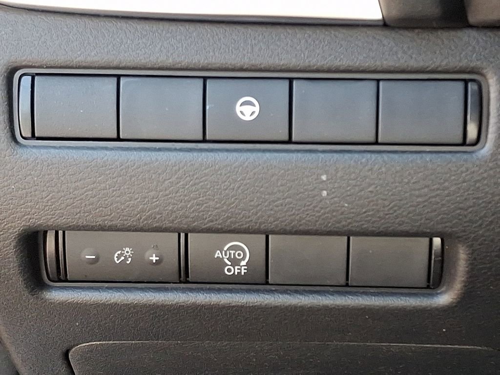 Used 2023 Nissan Rogue SV FWD image 26
