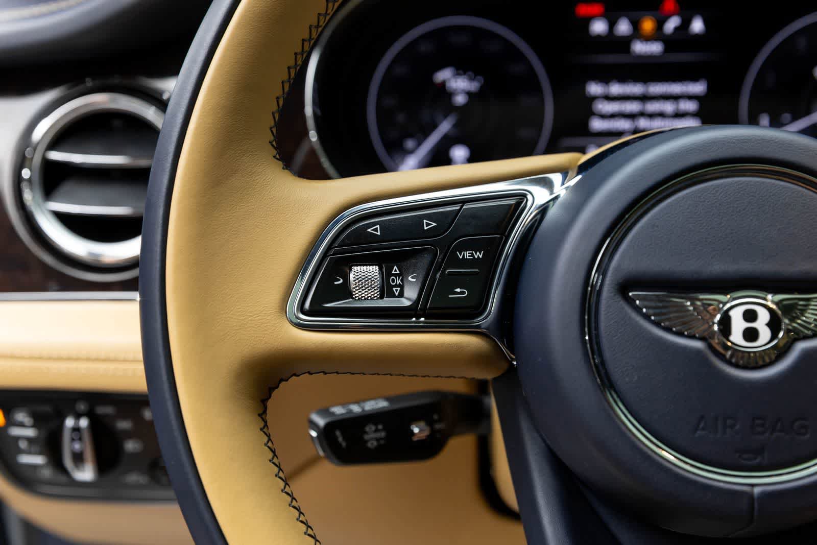Used 2021 Bentley Bentayga image 36