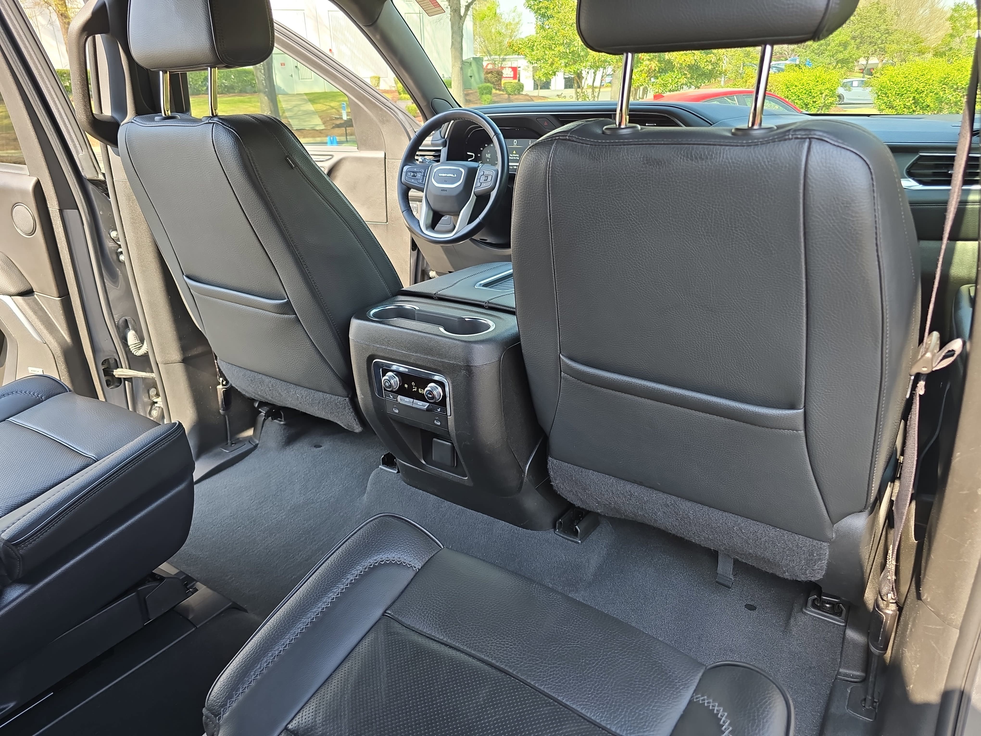 Used 2022 GMC Yukon XL Denali AWD/4WD image 11