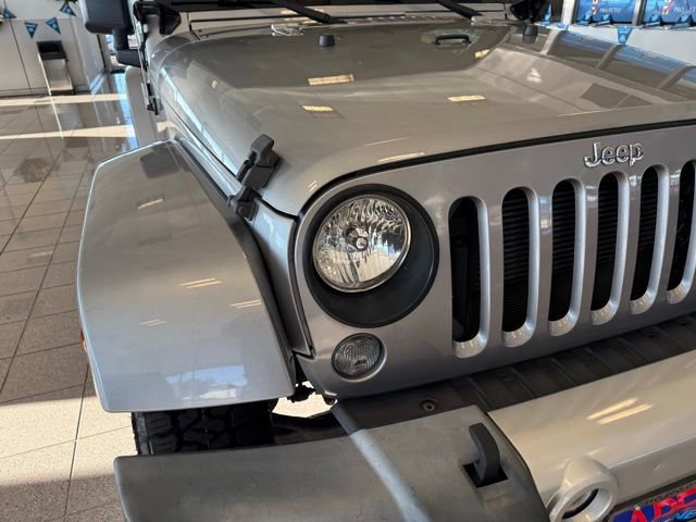 Used 2015 Jeep Wrangler Sahara w/ Connectivity Group image 9