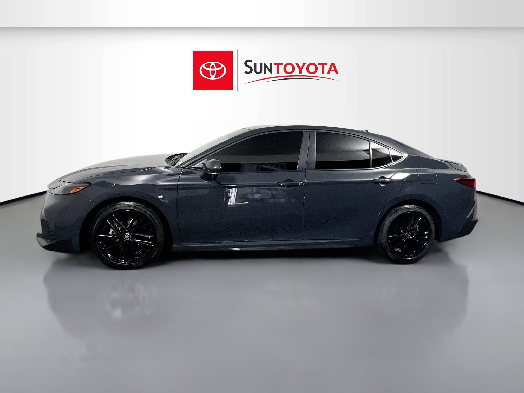 Used 2026 Toyota Camry SE FWD image 7