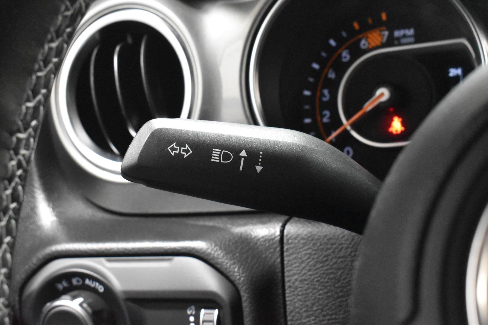 Used 2023 Jeep Wrangler Unlimited Sahara w/ LED Lighting Group AWD/4WD image 10