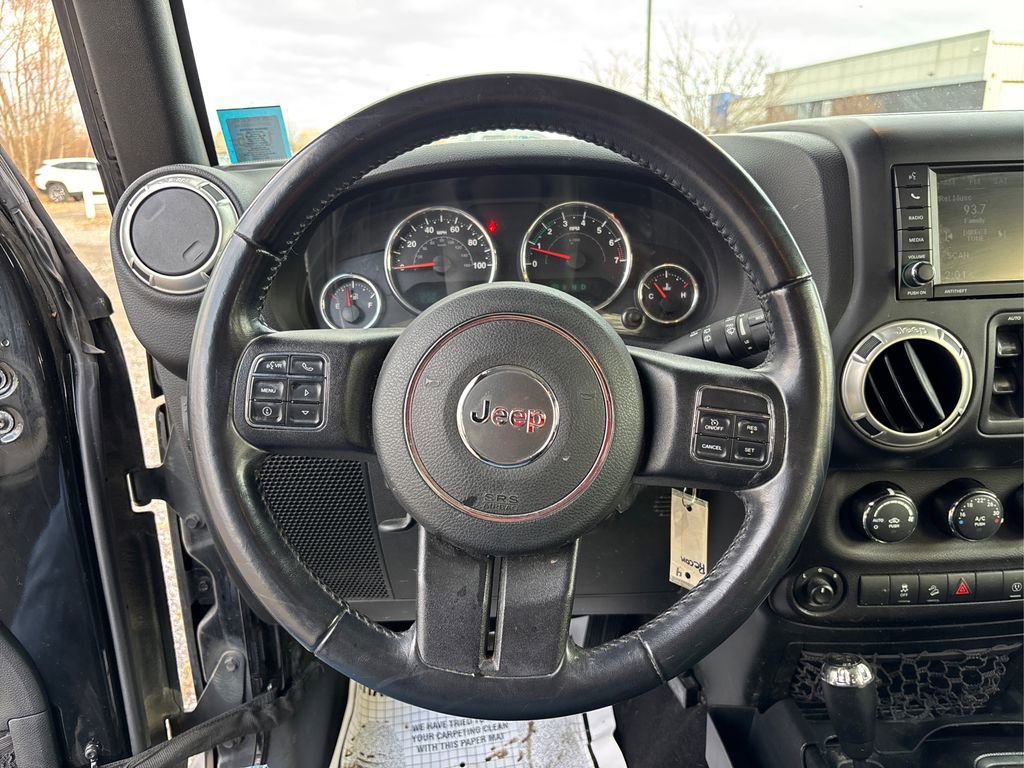Used 2018 Jeep Wrangler Unlimited Sahara w/ Connectivity Group image 18