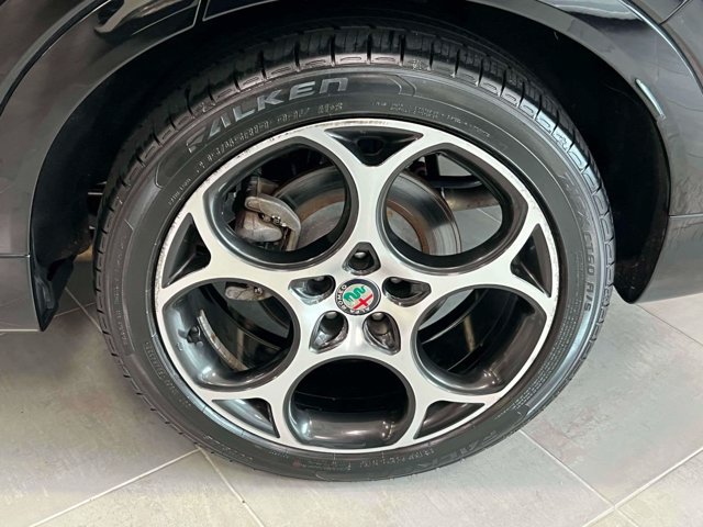 Used 2024 Alfa Romeo Tonale Ti w/ Premium Interior Package AWD/4WD image 6