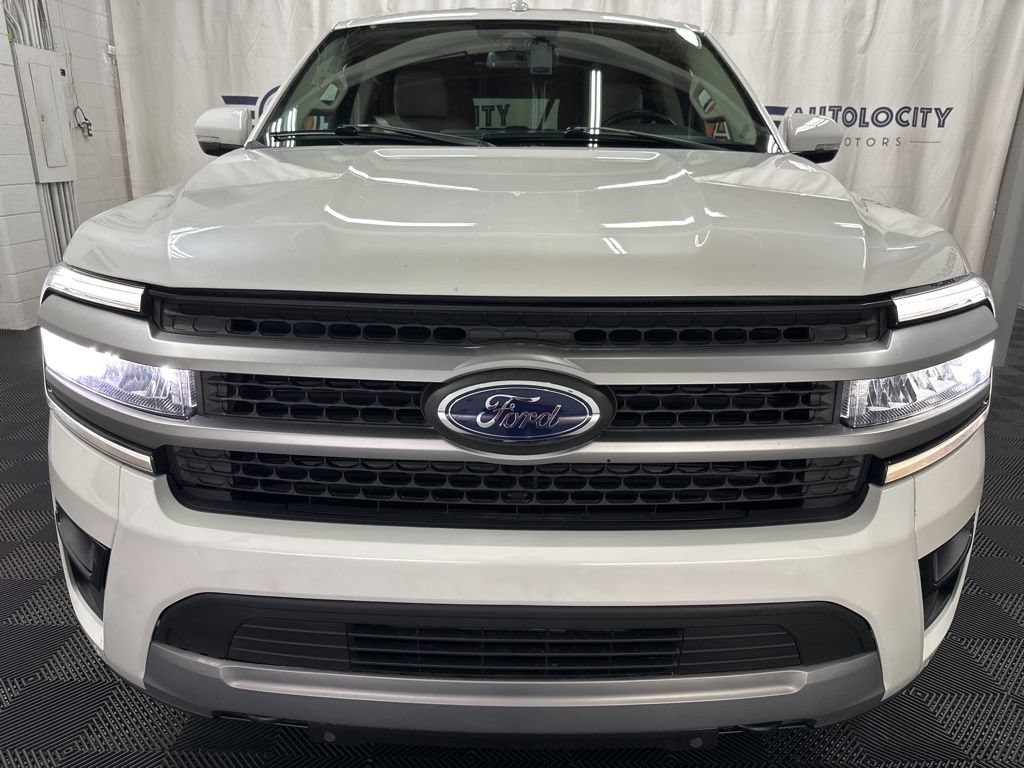Used 2023 Ford Expedition Max XLT AWD/4WD image 4