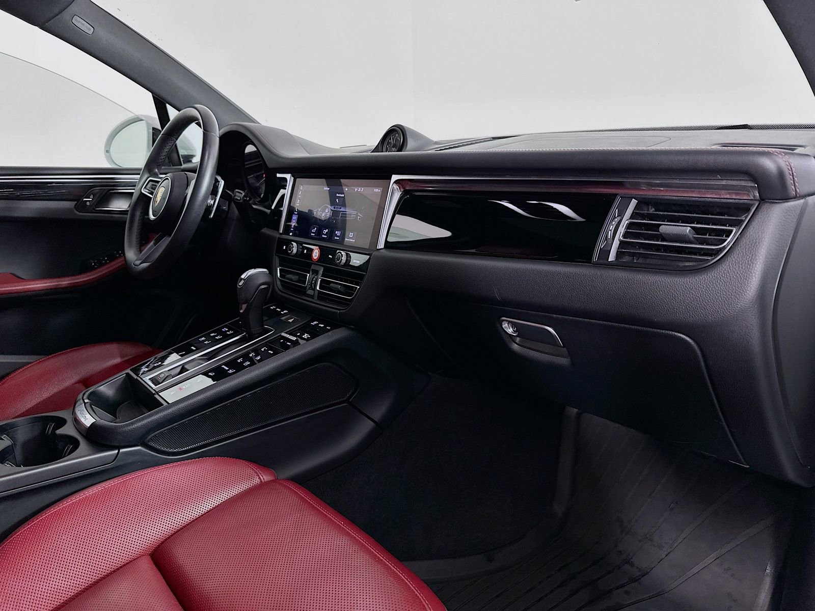 Used 2023 Porsche Macan S image 31