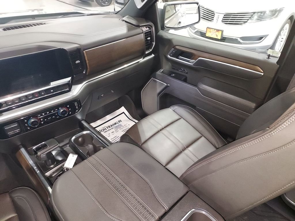 Used 2025 Chevrolet Silverado 1500 High Country w/ Technology Package image 11