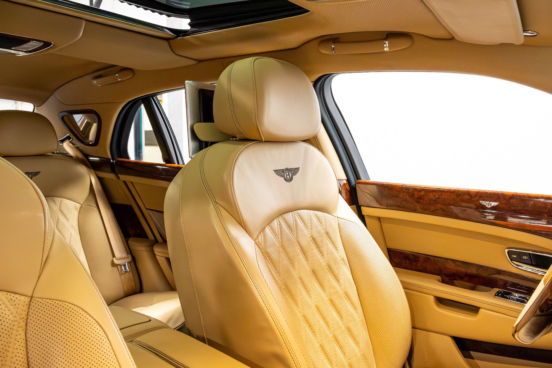 Used 2017 Bentley Mulsanne image 23