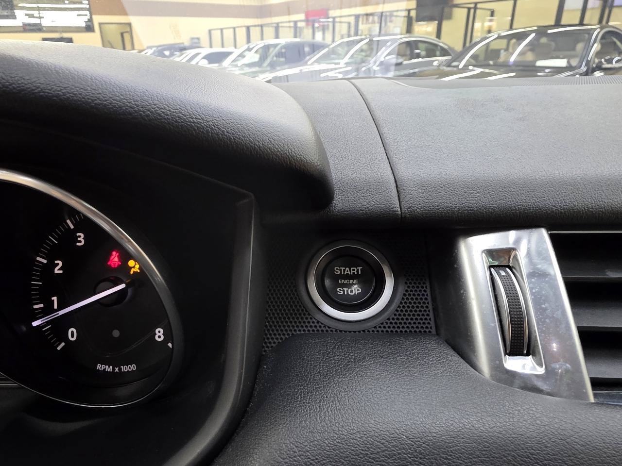 Used 2017 Land Rover Range Rover Sport SE AWD/4WD image 38