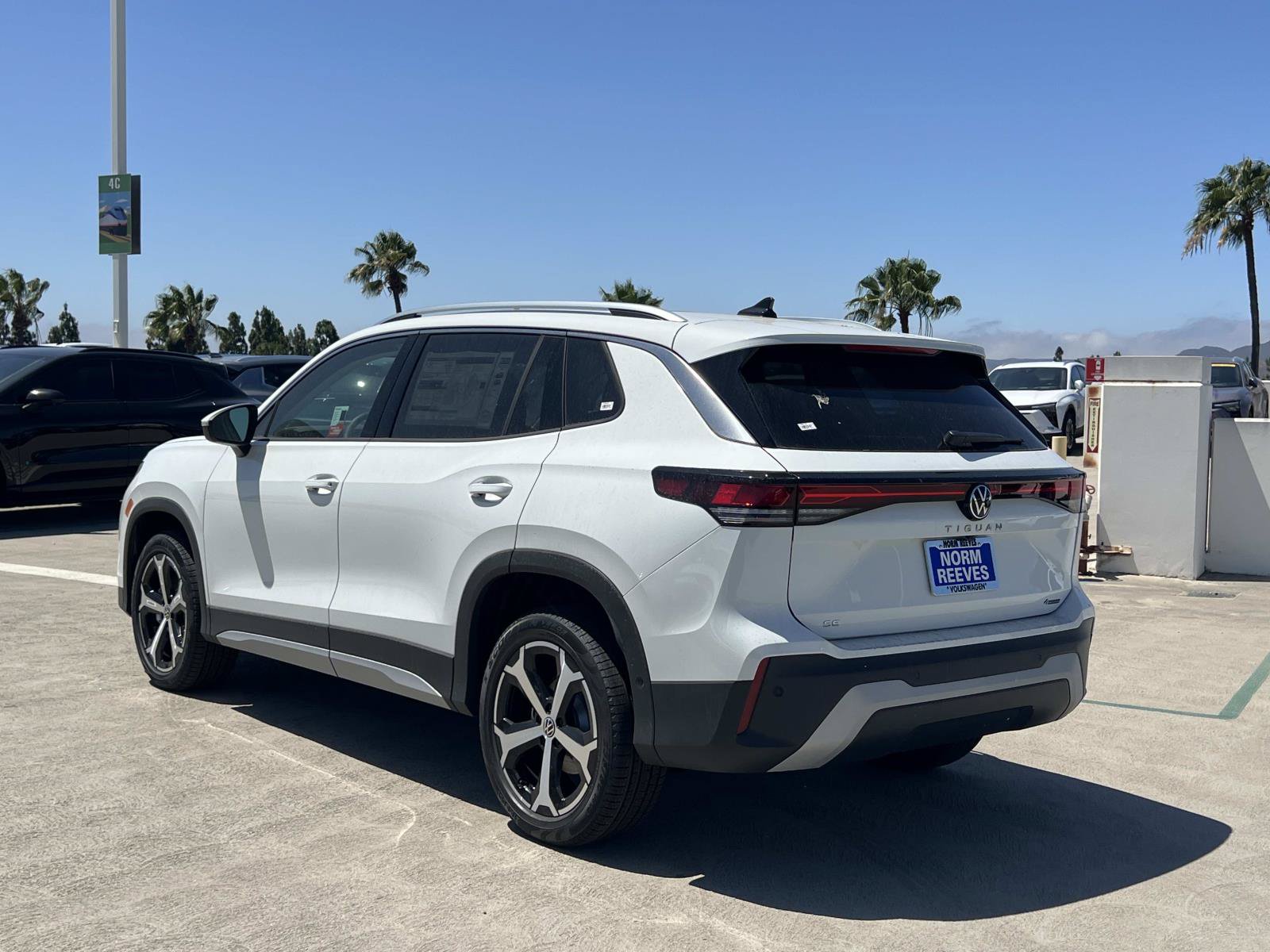 New 2026 Volkswagen Tiguan SE AWD/4WD image 3