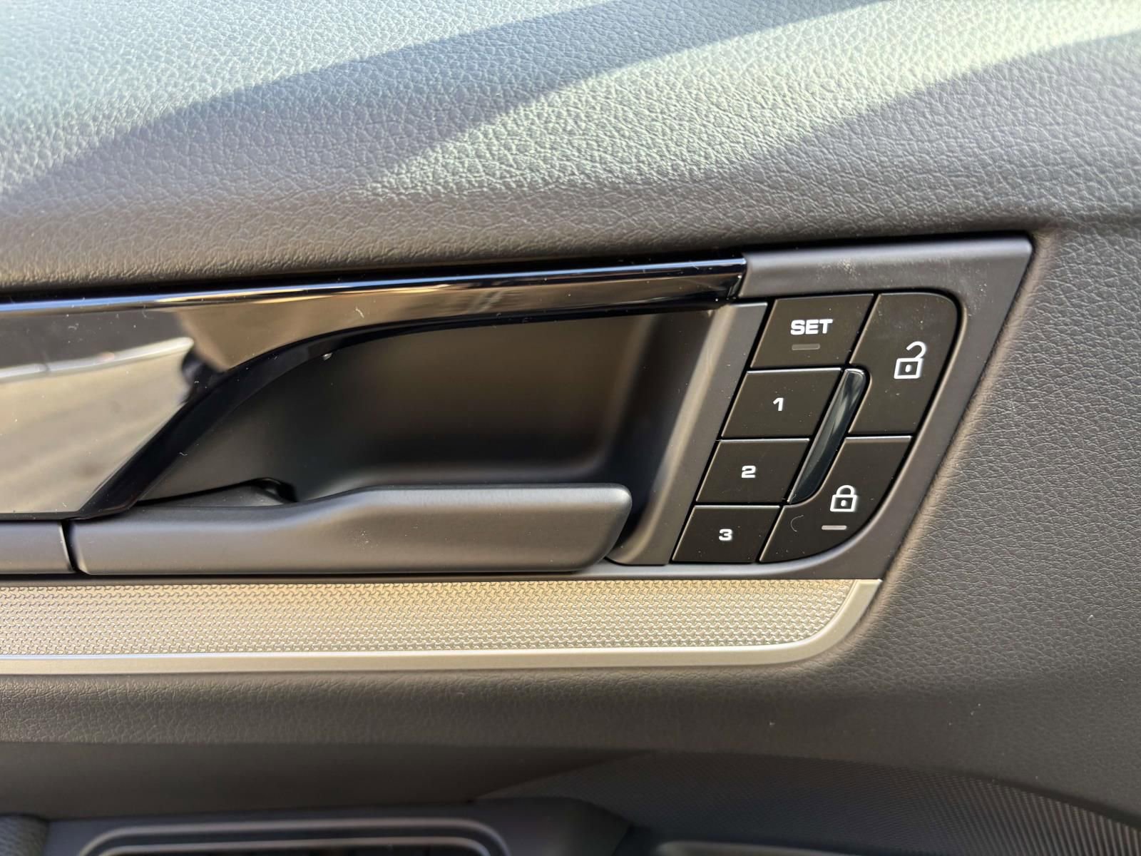 New 2026 Porsche Cayenne Coupe image 24