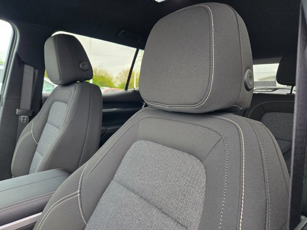 New 2026 GMC Terrain Elevation w/ Black Edition AWD/4WD image 5