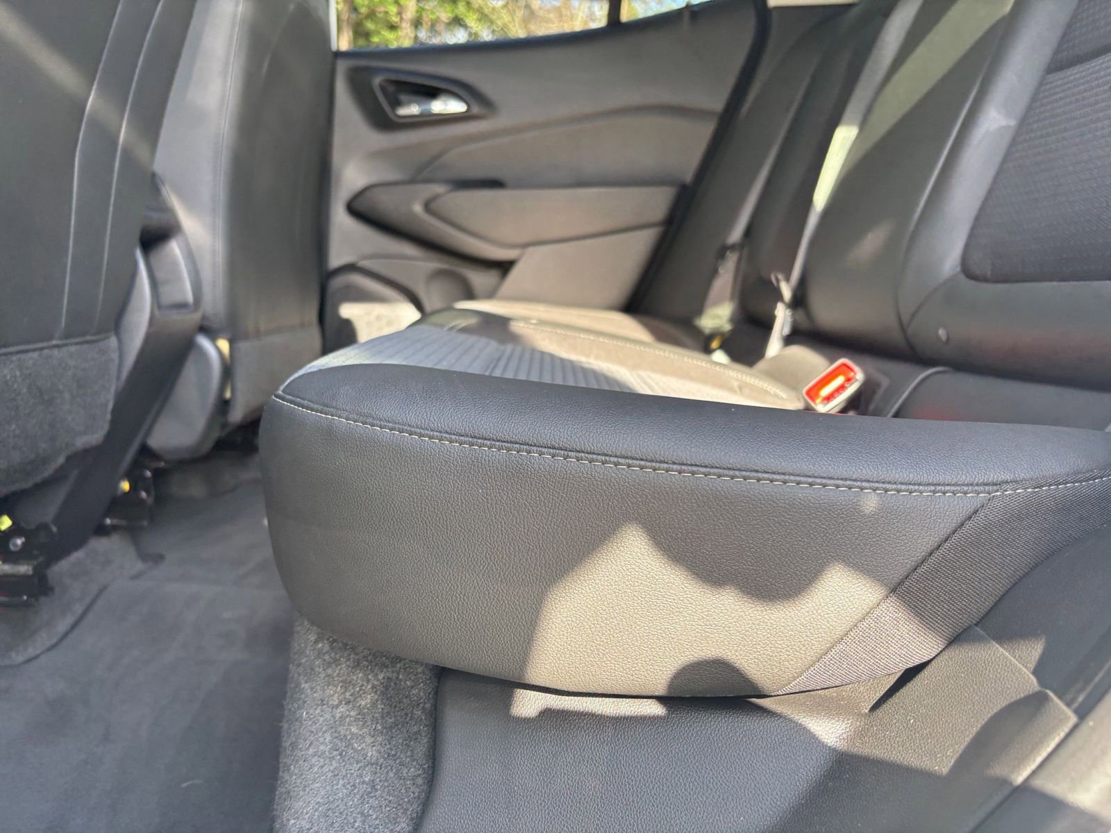 Used 2025 Chevrolet Trax LT image 27