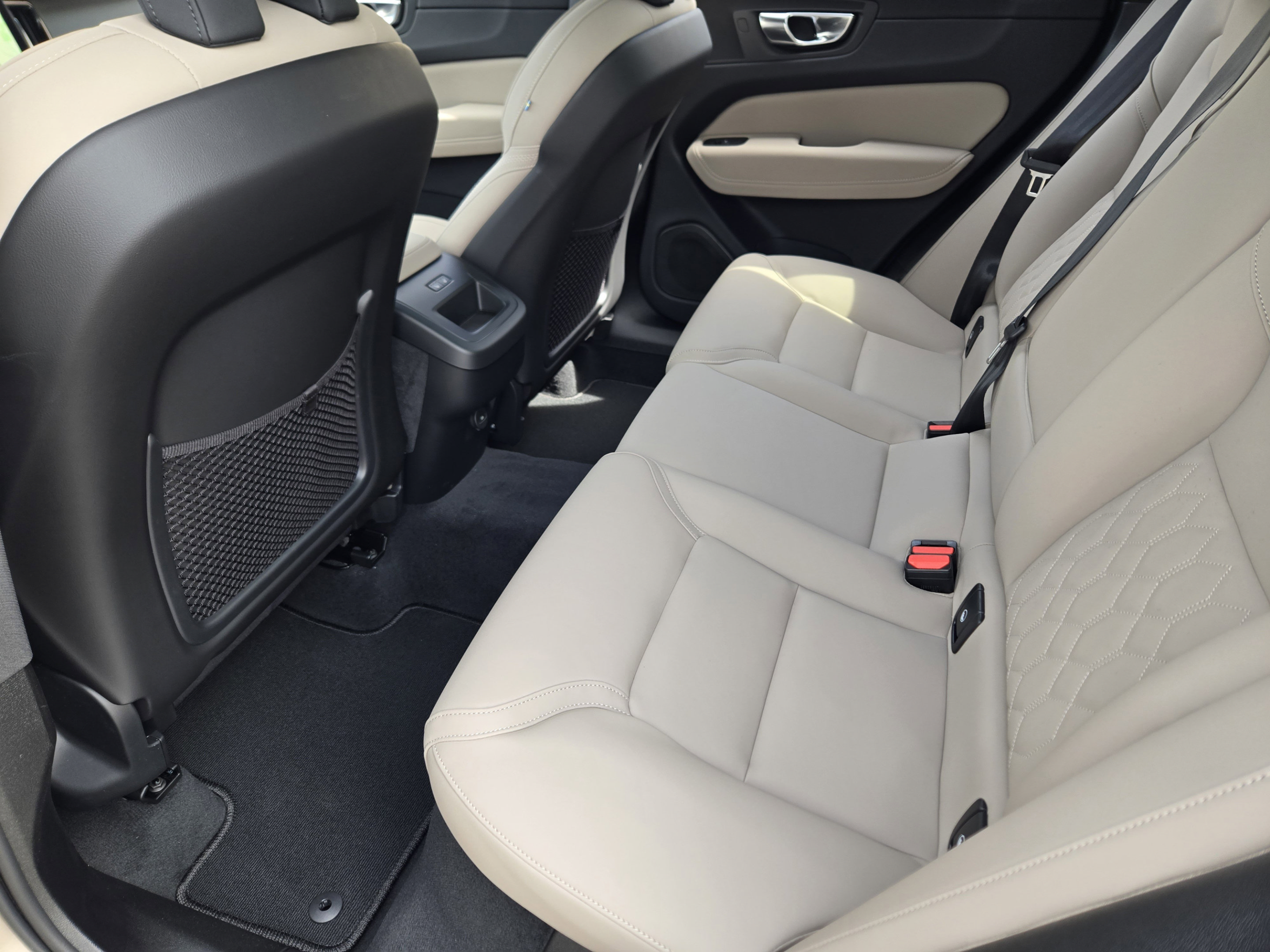Used 2026 Volvo XC60 B5 Plus w/ Protection Package Premier AWD/4WD image 24