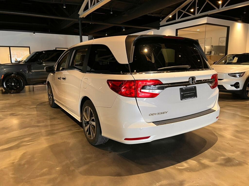 Used 2023 Honda Odyssey Touring image 3