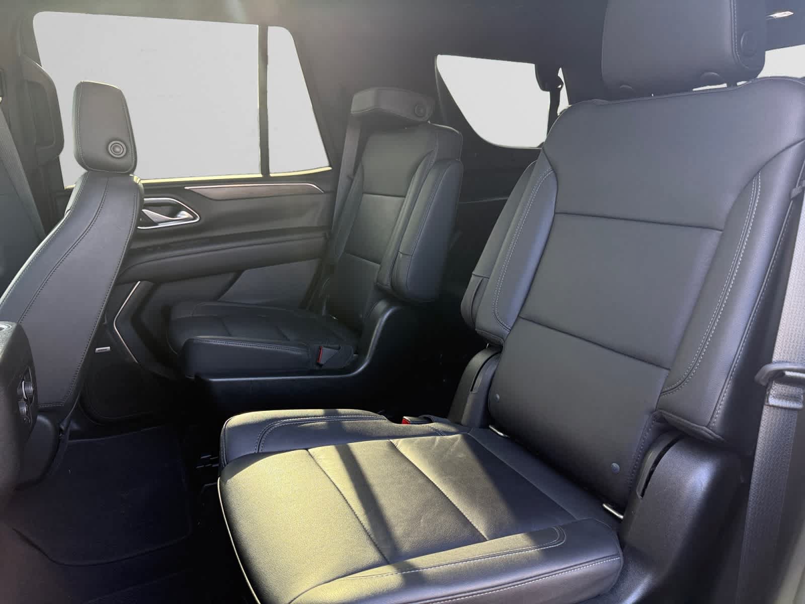 Used 2021 Chevrolet Tahoe Z71 w/ Z71 Signature Package AWD/4WD image 13