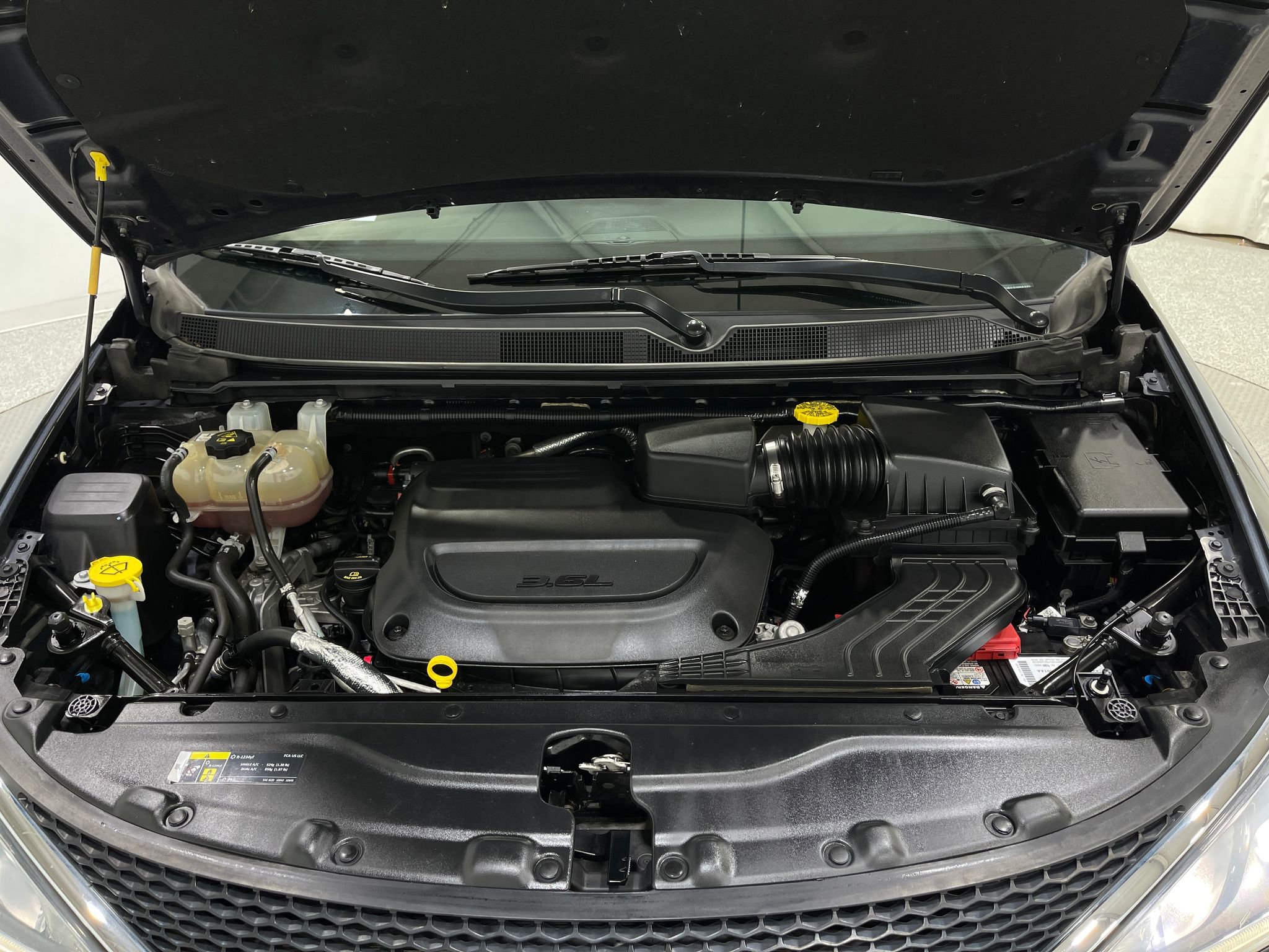Used 2019 Chrysler Pacifica Touring-L Plus w/ Advanced Safetytec Group FWD image 27