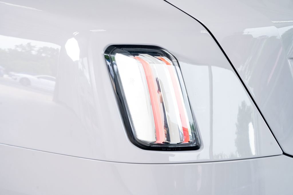 Used 2024 Rolls-Royce Spectre w/ Spectre Launch Package AWD/4WD image 20