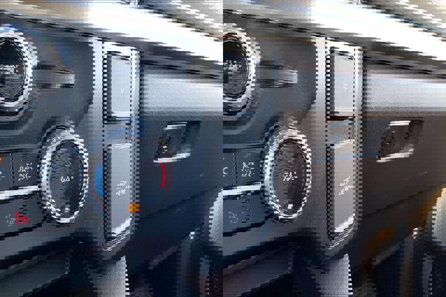 Certified 2025 Ford F450 King Ranch w/ FX4 Off-Road Package AWD/4WD image 36