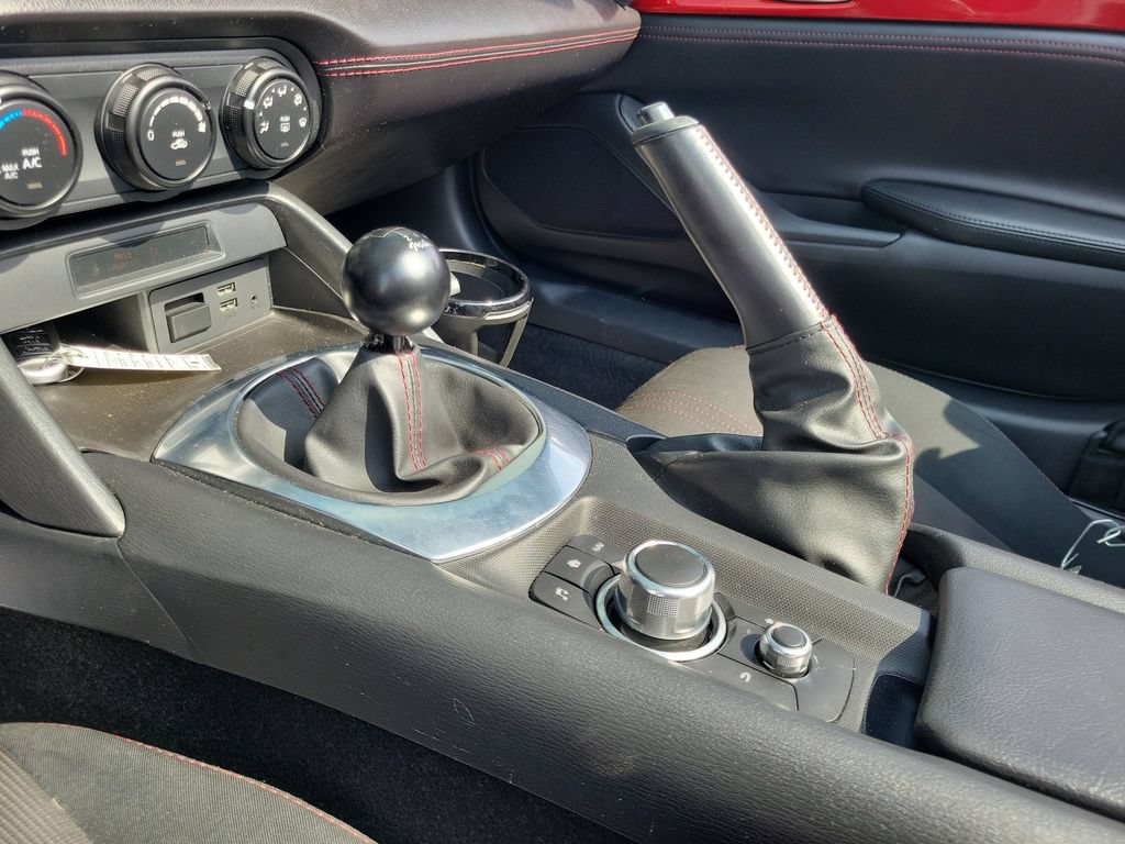 Used 2016 MAZDA MX-5 Miata Club RWD image 29