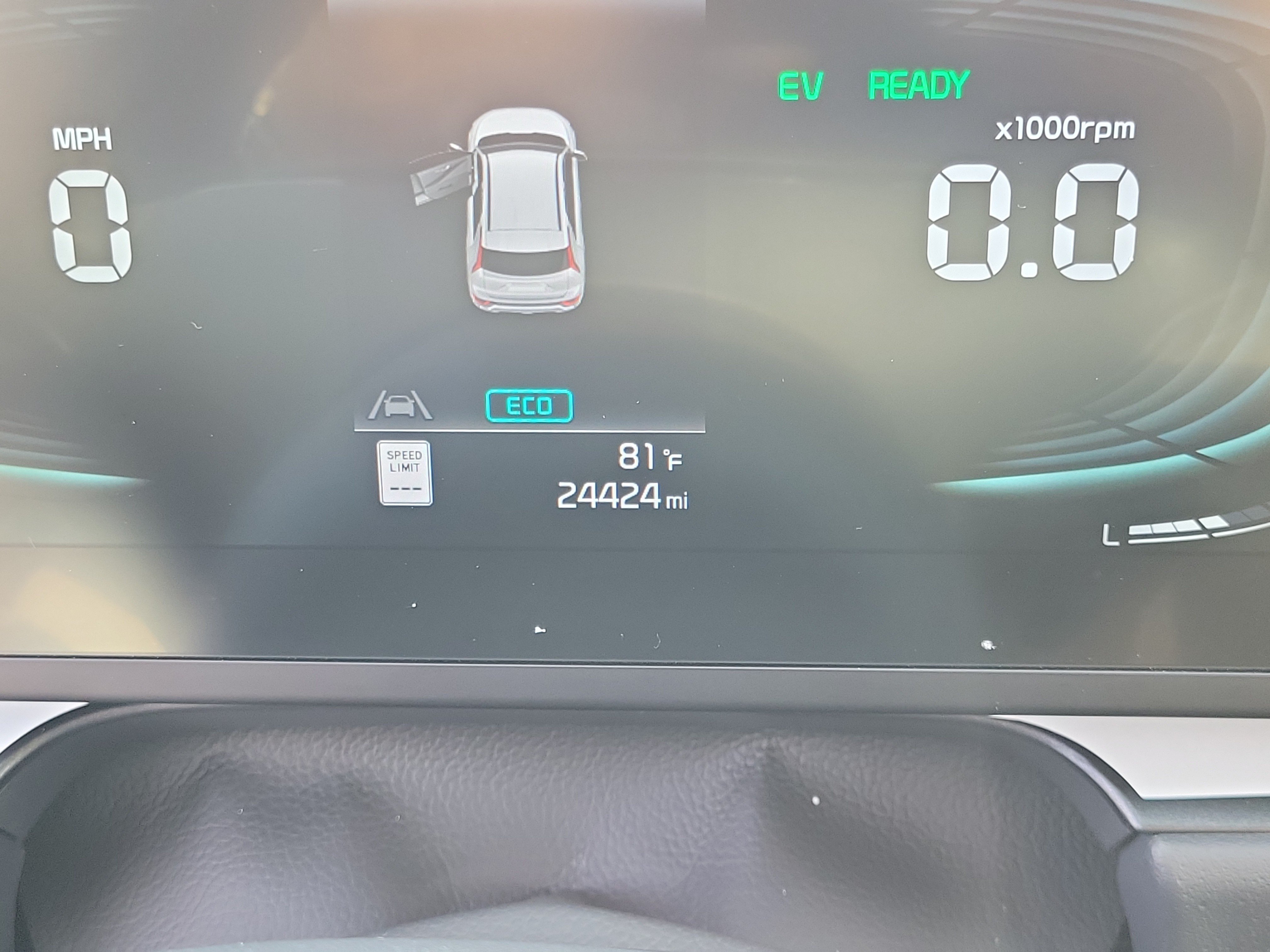 Used 2025 Kia Niro LX FWD image 25