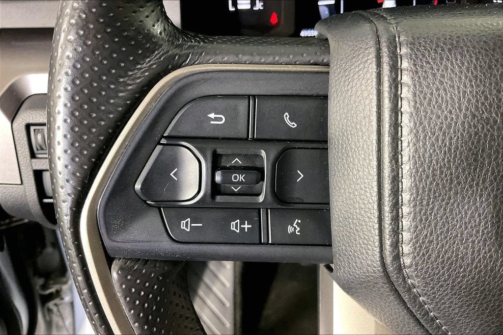 Used 2025 Toyota 4Runner SR5 AWD/4WD image 23