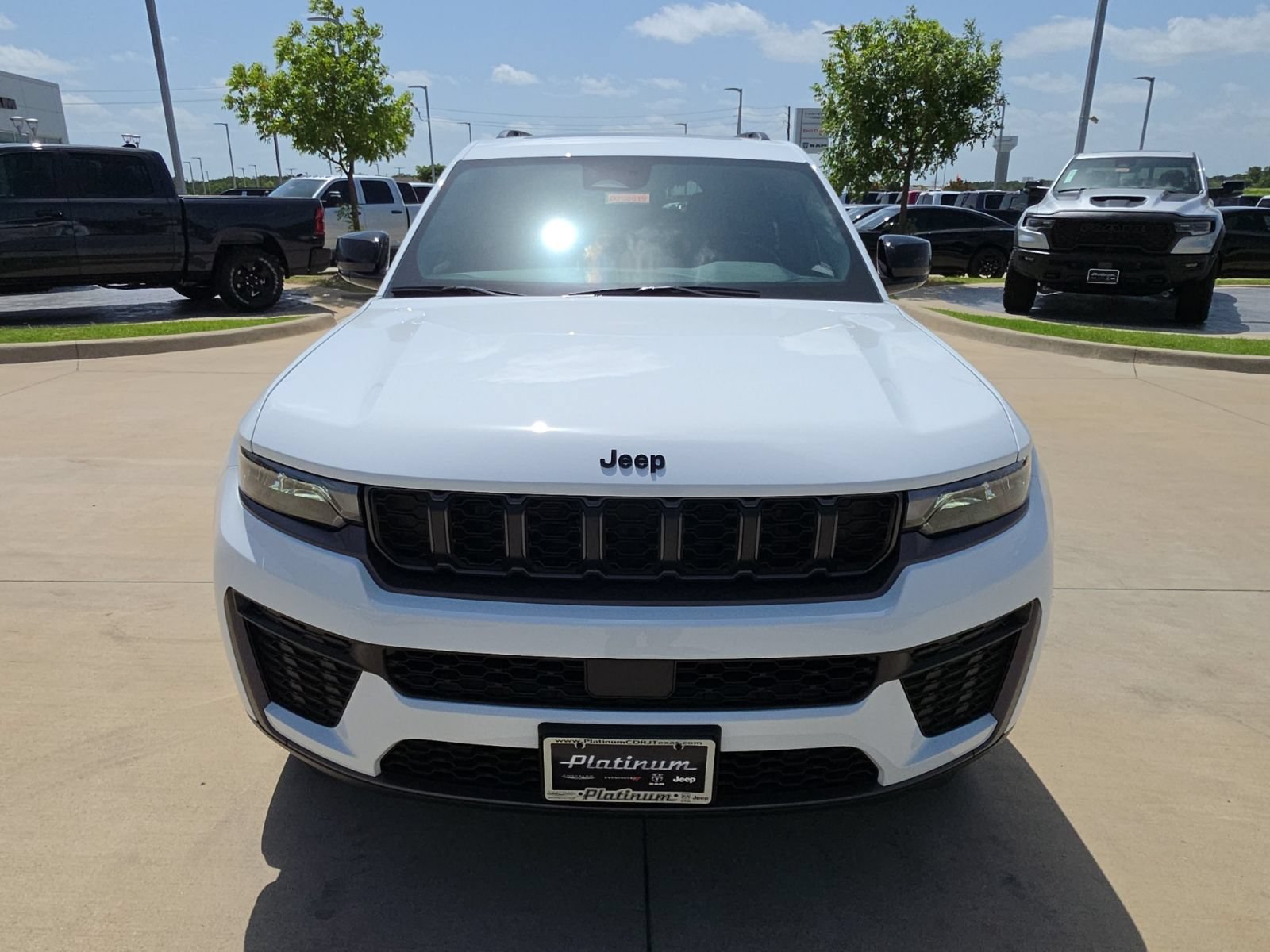 New 2026 Jeep Grand Cherokee L 2WD image 8