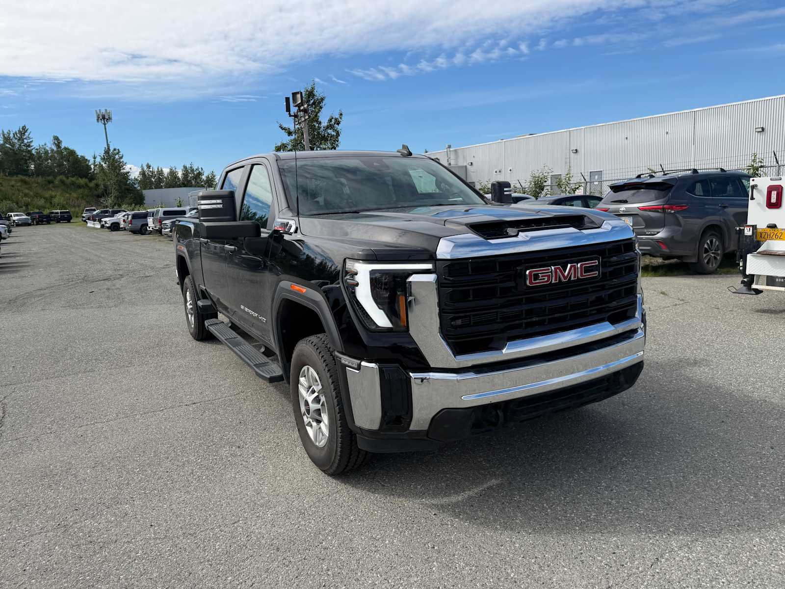 Used 2024 GMC Sierra 2500 Pro AWD/4WD image 4
