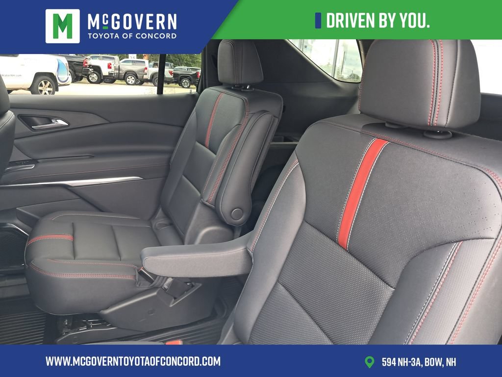 Used 2024 Chevrolet Traverse RS AWD/4WD image 24