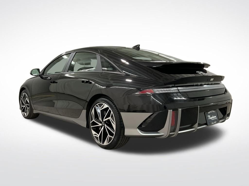 Used 2024 Hyundai Ioniq 6 SEL AWD/4WD image 2