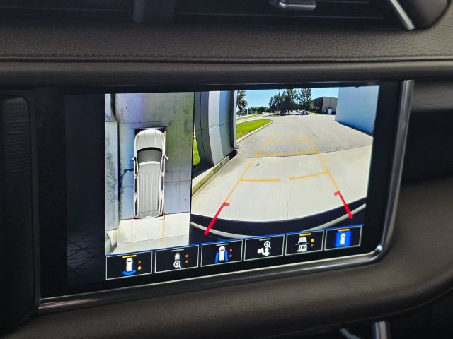 Used 2022 GMC Yukon XL Denali RWD image 17