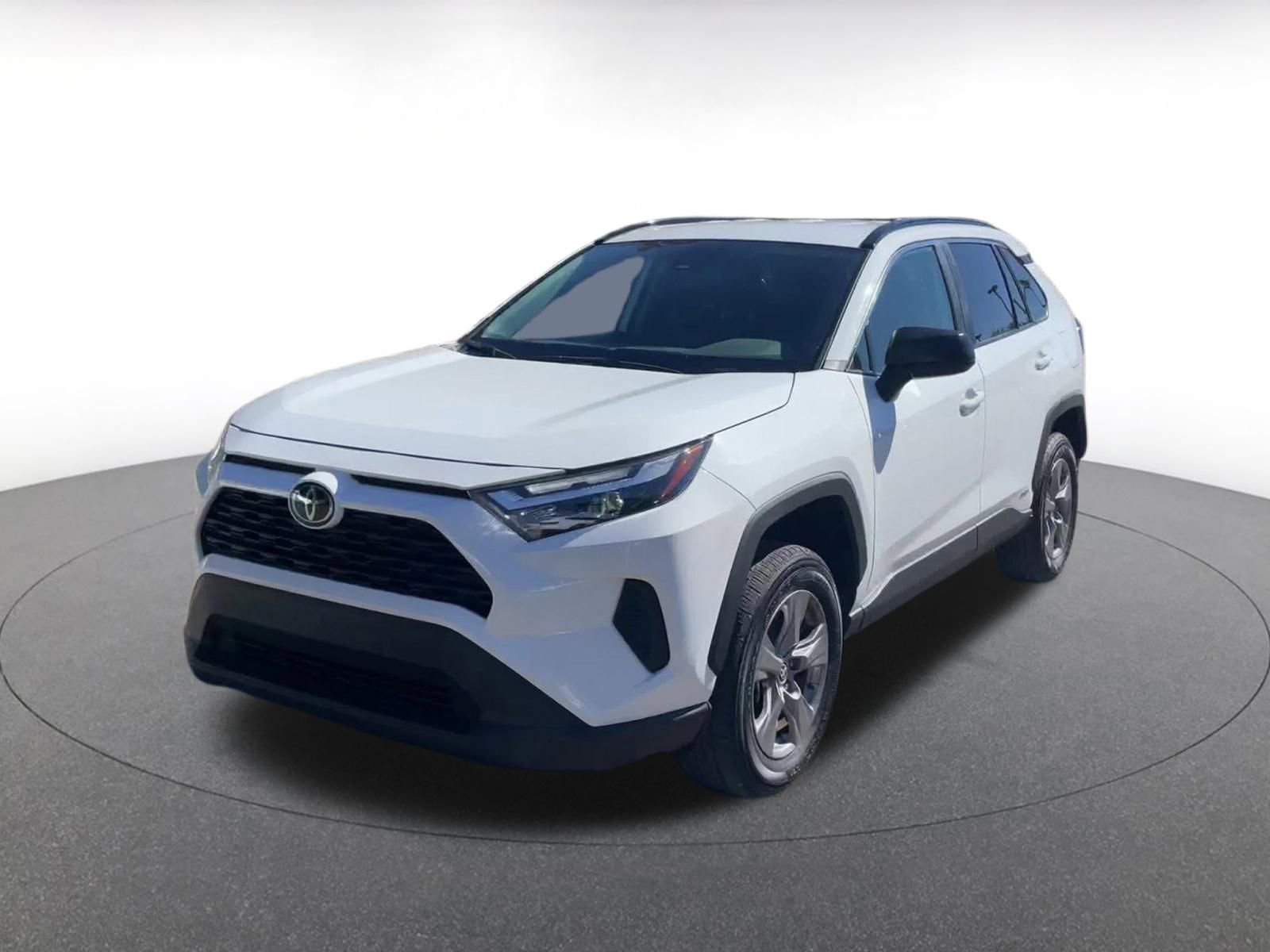 Used 2025 Toyota RAV4 LE image 4