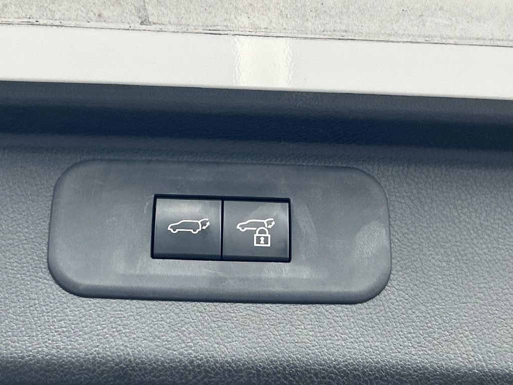 Used 2024 Toyota Grand Highlander XLE FWD image 12