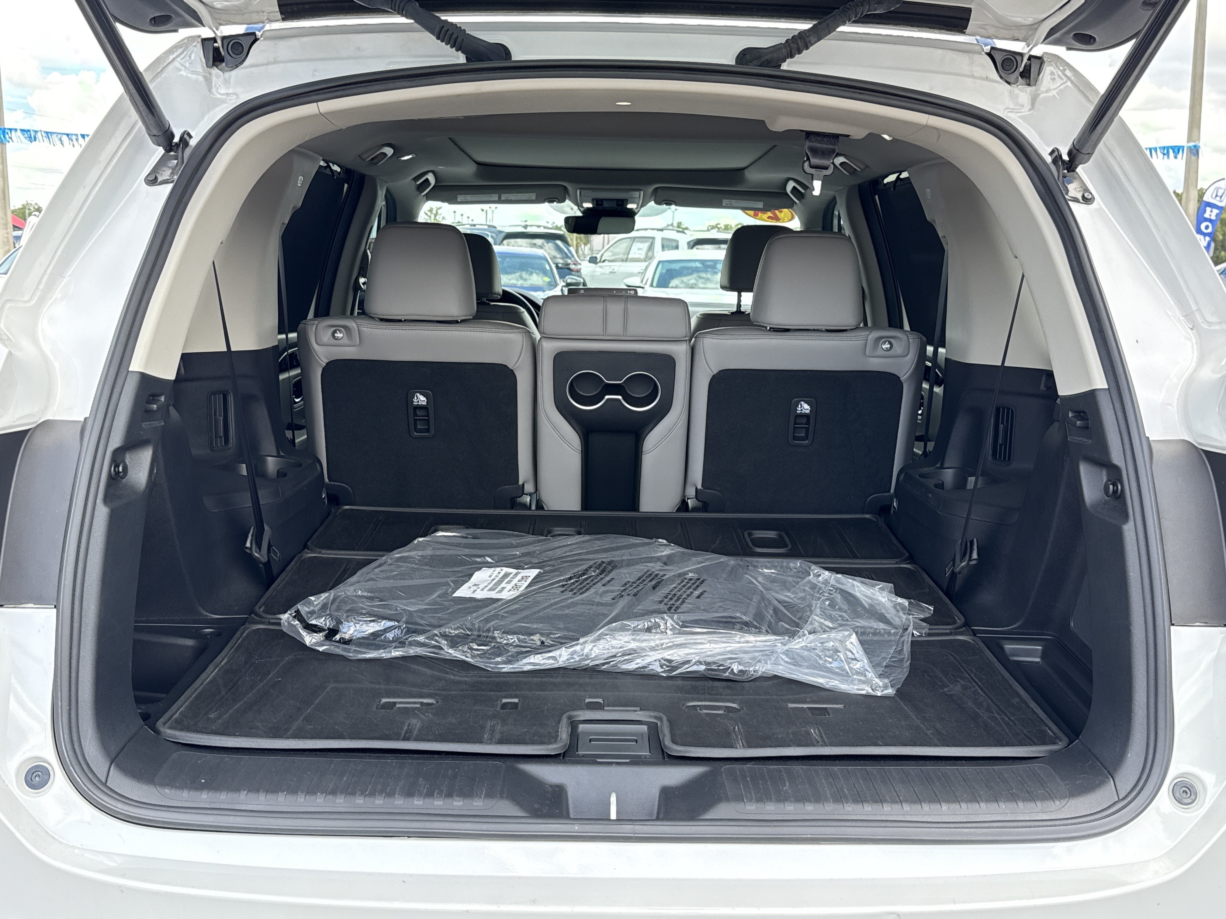 Certified 2024 Honda Pilot Touring image 17