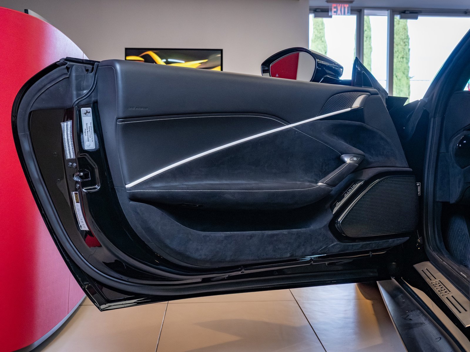 Used 2022 Ferrari Roma image 8