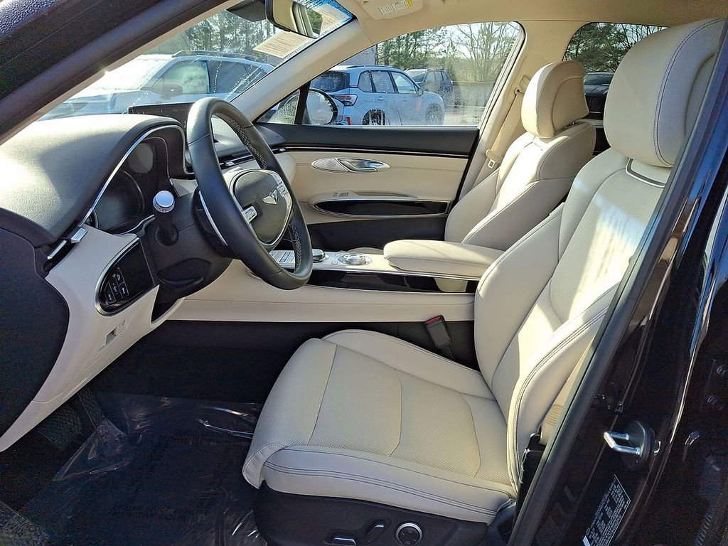 Used 2025 Genesis GV70 2.5T image 11