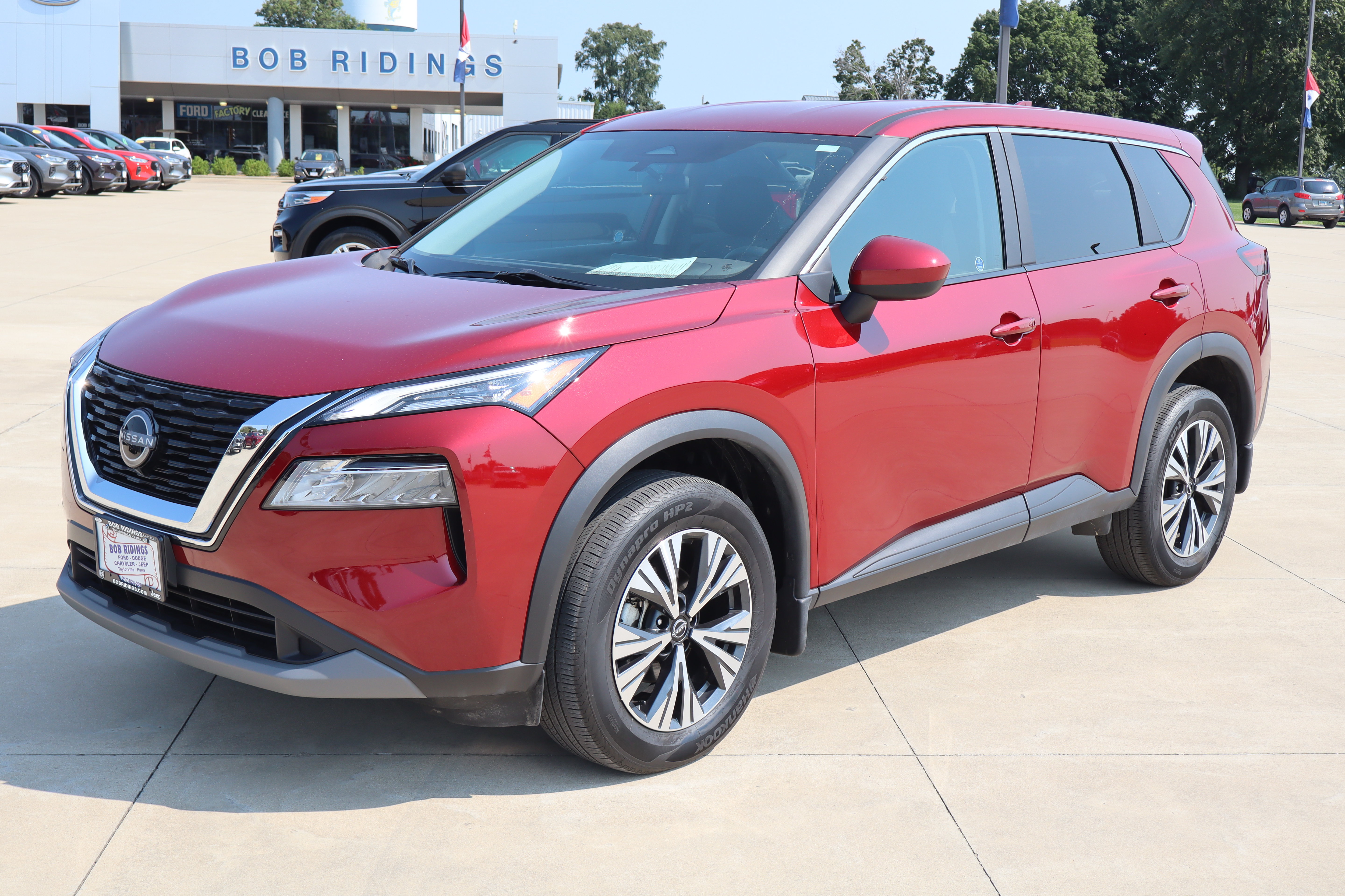 Used 2023 Nissan Rogue SV AWD/4WD image 2