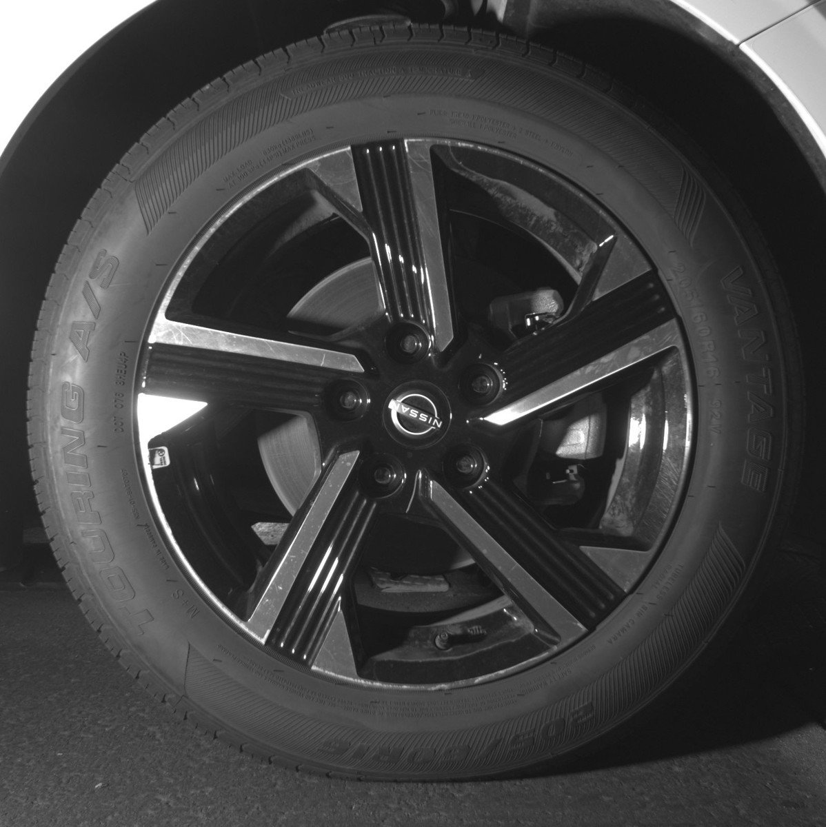 Used 2025 Nissan Sentra SV FWD image 13