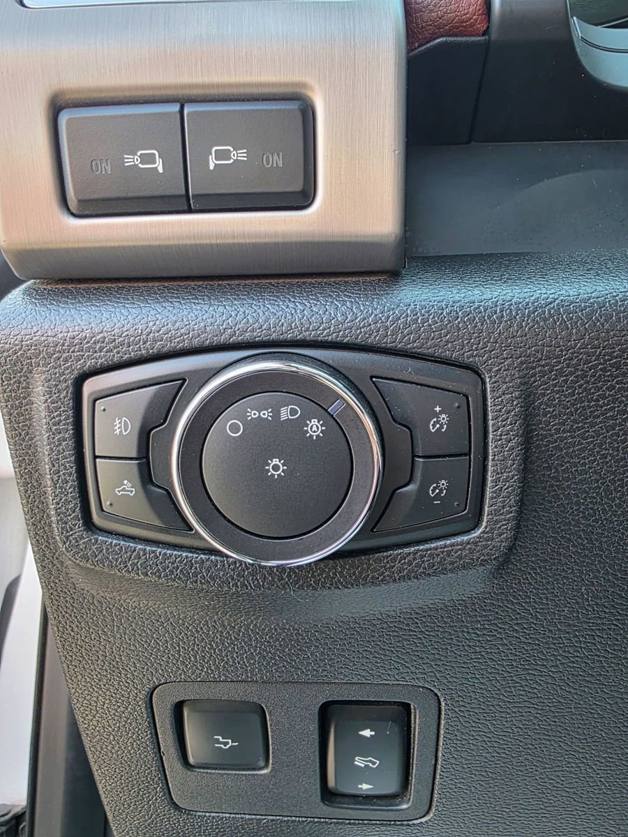 Used 2018 Ford F250 Platinum w/ Platinum Ultimate Package AWD/4WD image 14