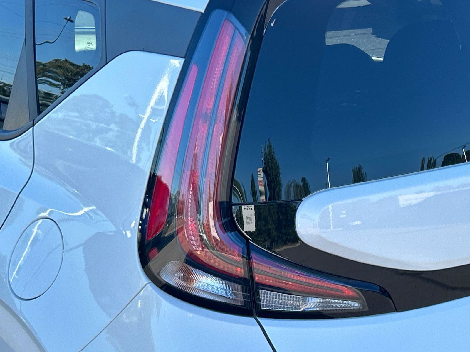 Used 2023 Kia Soul S FWD image 10