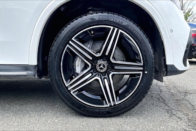 Certified 2024 Mercedes-Benz GLC 300 4MATIC w/ AMG Line image 9