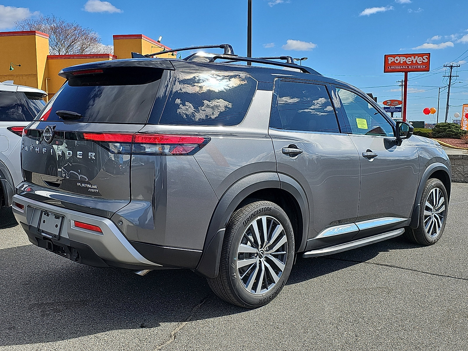 Certified 2022 Nissan Pathfinder Platinum w/ Lighting Package (N93) image 6