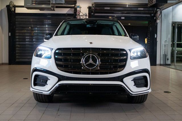 Used 2026 Mercedes-Benz GLS 450 4MATIC image 2