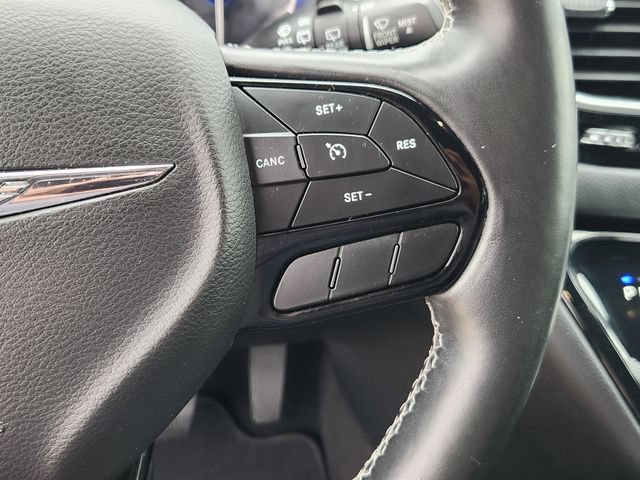 Used 2020 Chrysler Pacifica Touring-L w/ S Appearance Package FWD image 28