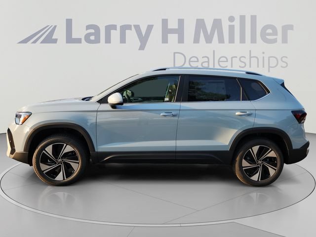 New 2026 Volkswagen Taos SE AWD/4WD image 2