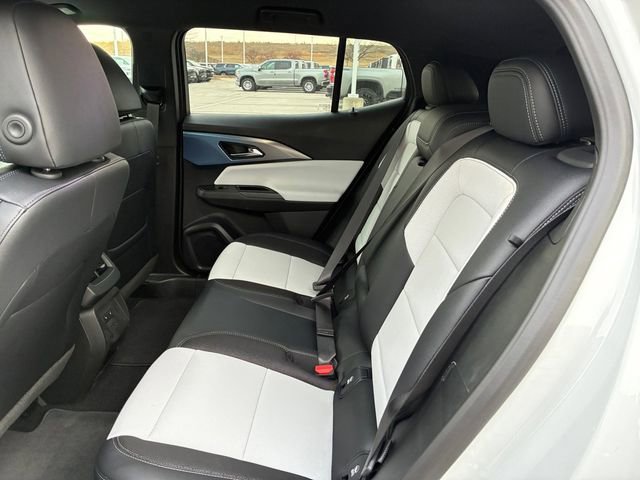 New 2026 Chevrolet Equinox EV LT image 17