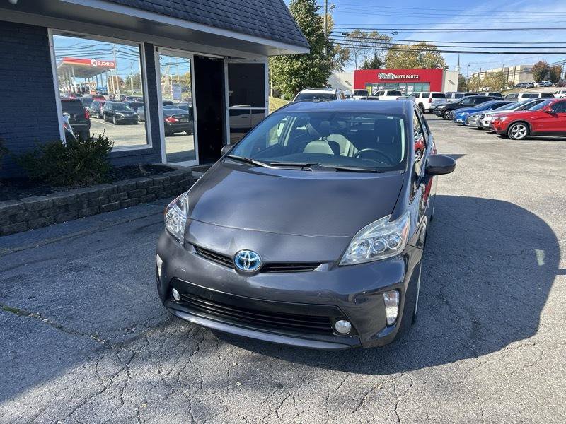 Used 2015 Toyota Prius Five FWD image 2
