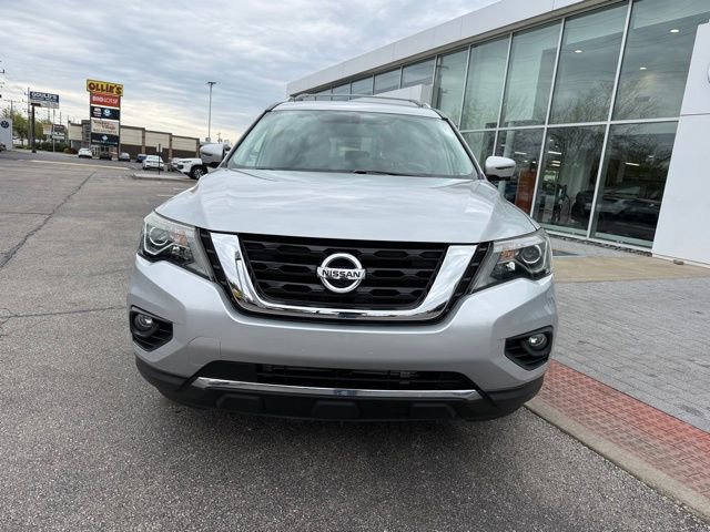 Used 2017 Nissan Pathfinder Platinum w/ Cargo Package image 2