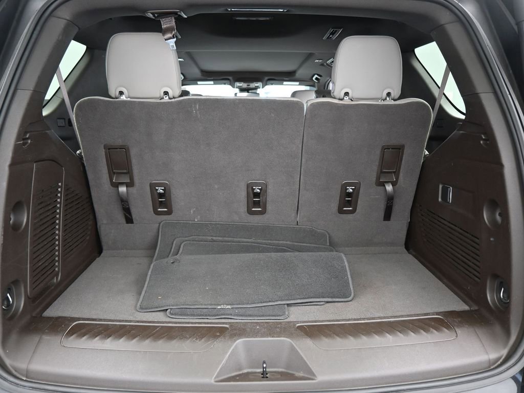 Used 2023 GMC Yukon SLT image 36