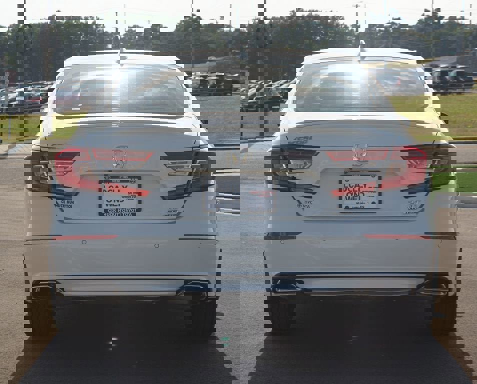 Used 2019 Honda Accord Touring image 3